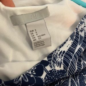 Brand new H&M top. Never worn. Size small. Blue and white.